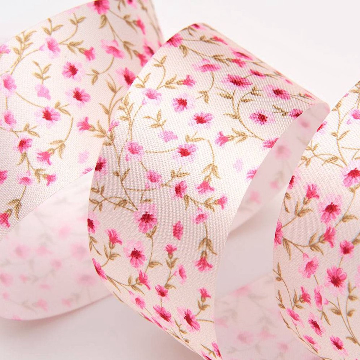 Ditsy Floral Ribbon 1.5″ 10 YD